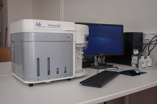 Complete infrastructure for mammalian cell cultivation and related experiments device picture