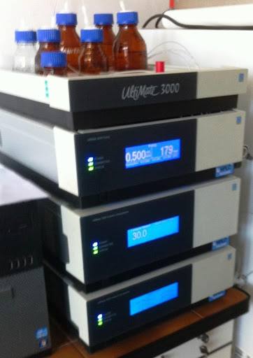 Liquid chromatograph with diode-array detector Dionex device picture