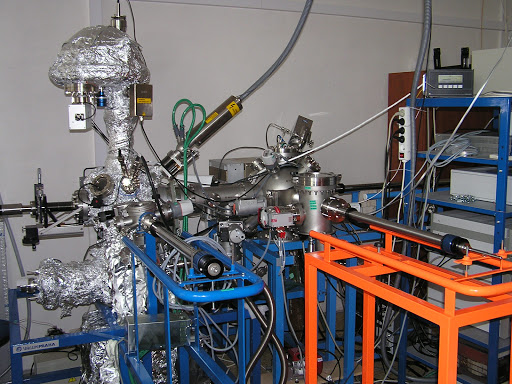 XPS/ESCA and Auger electron spectroscopy device picture